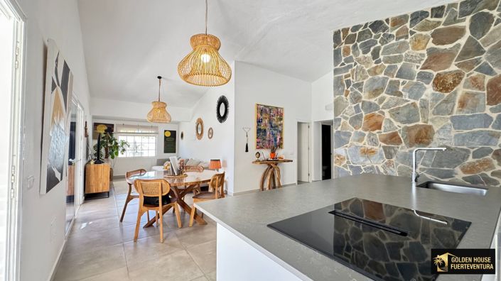 Image No.13-3 Bed Property for sale