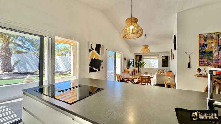 Image No.15-3 Bed Property for sale