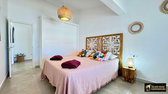 Image No.20-3 Bed Property for sale