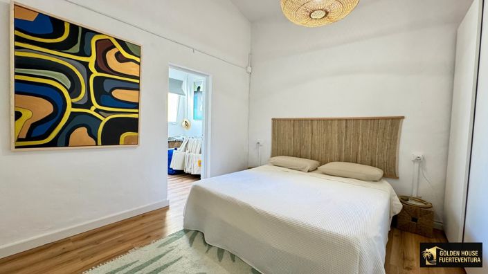 Image No.32-3 Bed Property for sale