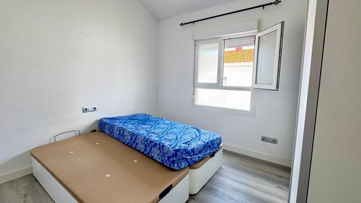 Image No.11-2 Bed Property for sale