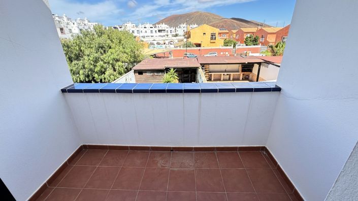 Image No.10-3 Bed Property for sale