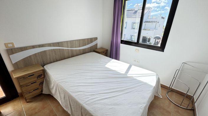 Image No.12-3 Bed Property for sale