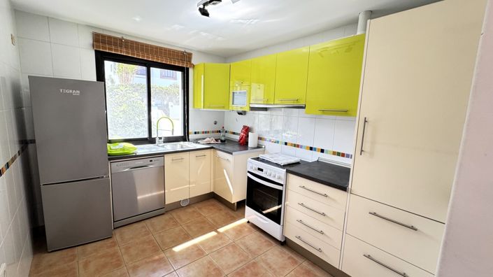 Image No.22-3 Bed Property for sale