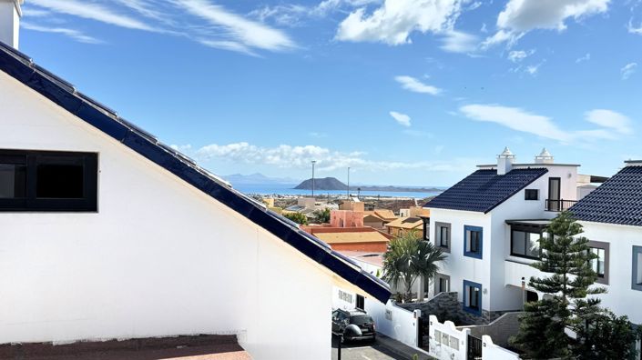 Image No.28-3 Bed Property for sale