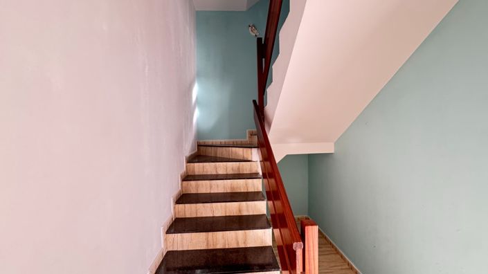 Image No.11-3 Bed Property for sale