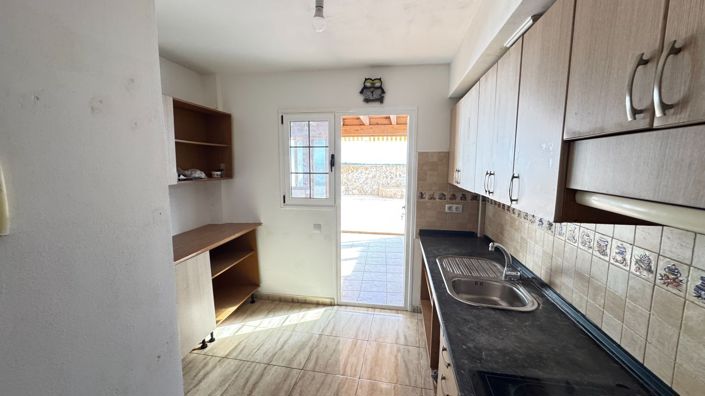 Image No.13-3 Bed Property for sale