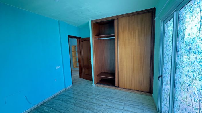 Image No.17-3 Bed Property for sale