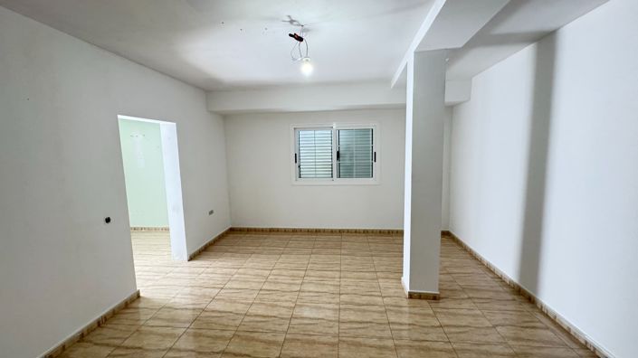 Image No.27-3 Bed Property for sale