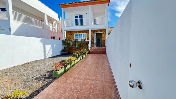 Image No.30-3 Bed Property for sale