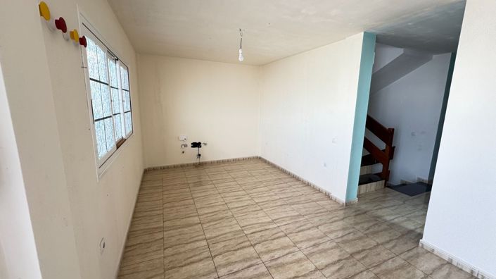 Image No.8-3 Bed Property for sale