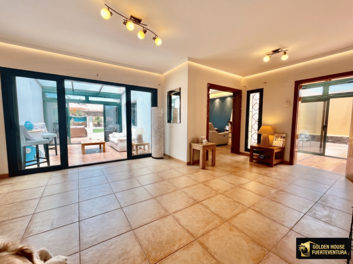 Image No.12-3 Bed Property for sale