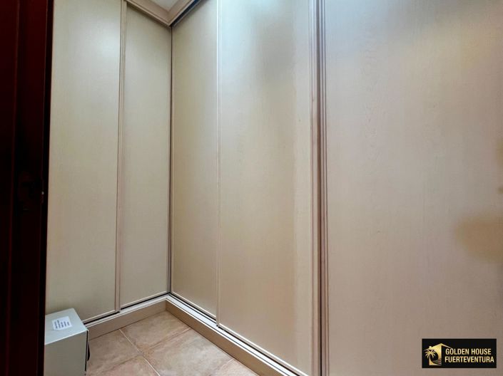 Image No.21-3 Bed Property for sale
