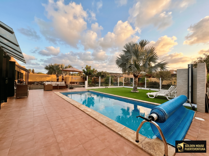 Image No.28-3 Bed Property for sale