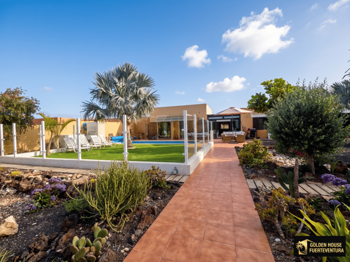 Image No.30-3 Bed Property for sale