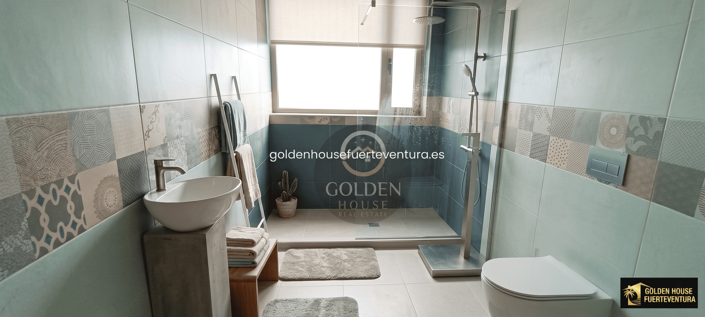 Image No.14-5 Bed Property for sale