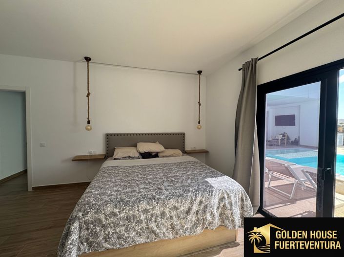 Image No.15-3 Bed Property for sale