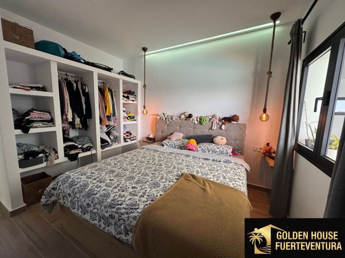 Image No.25-3 Bed Property for sale
