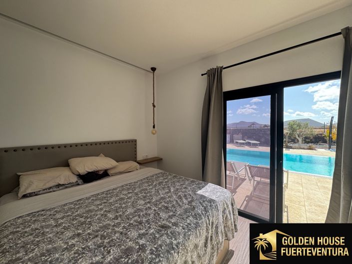 Image No.27-3 Bed Property for sale