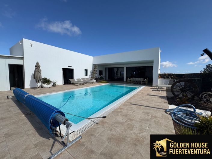 Image No.39-3 Bed Property for sale