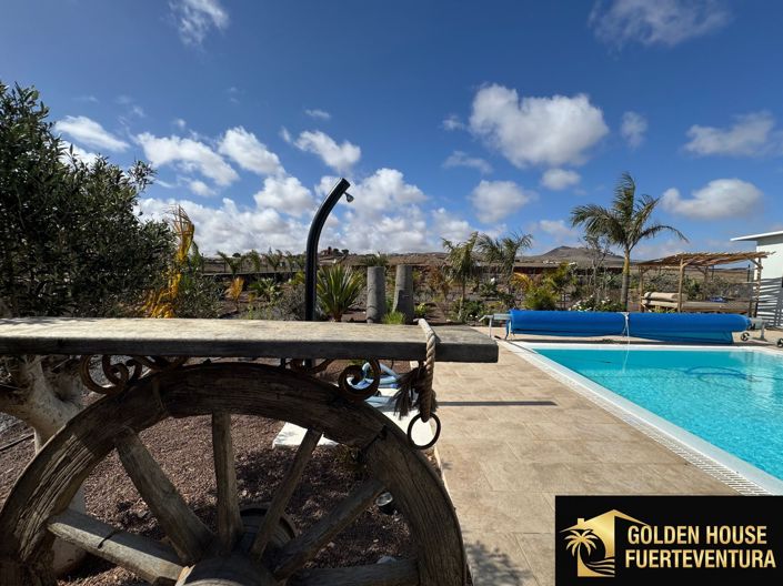 Image No.41-3 Bed Property for sale