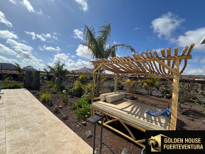 Image No.42-3 Bed Property for sale