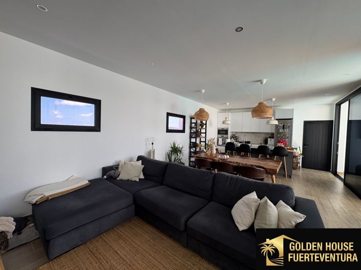 Image No.7-3 Bed Property for sale