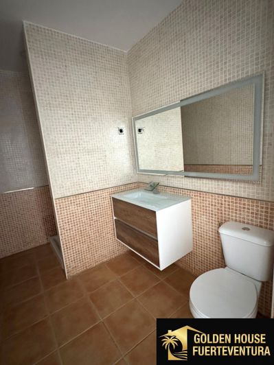 Image No.11-3 Bed Property for sale