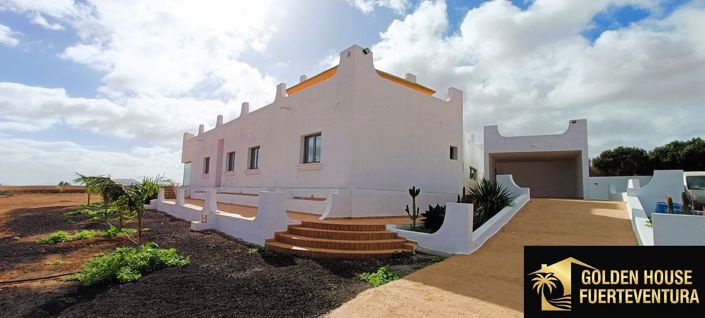 Image No.14-5 Bed Property for sale