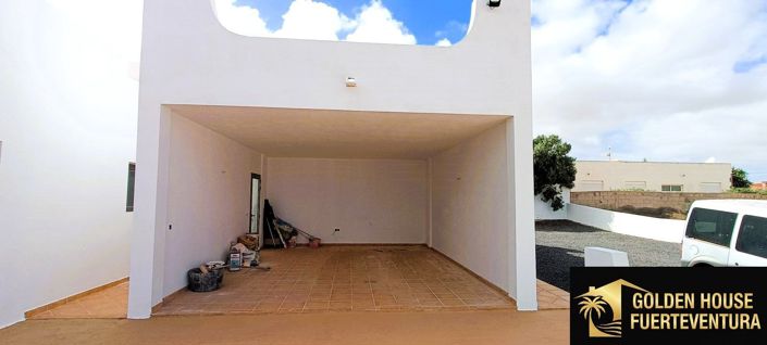 Image No.16-5 Bed Property for sale