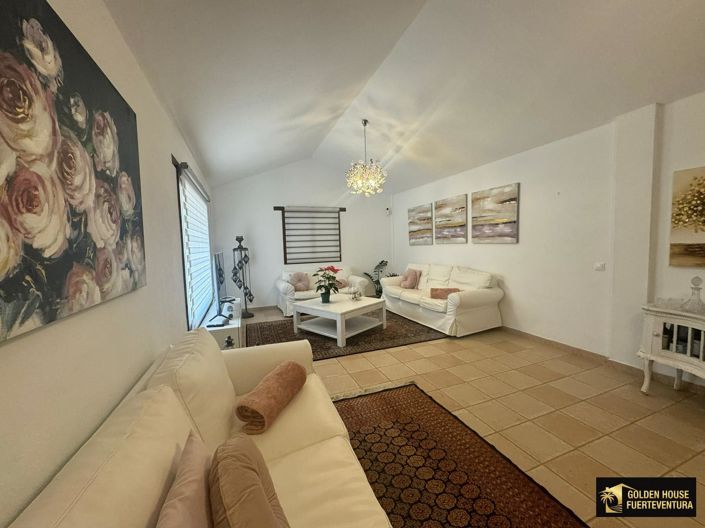 Image No.10-3 Bed Property for sale