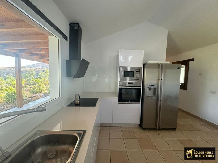 Image No.14-3 Bed Property for sale