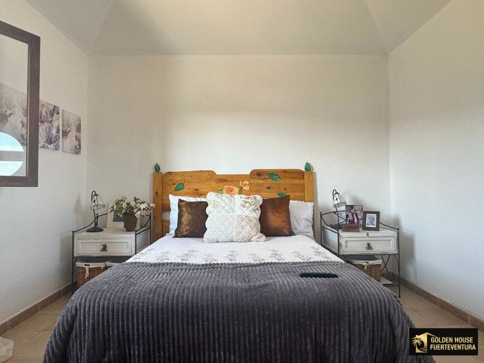 Image No.27-3 Bed Property for sale