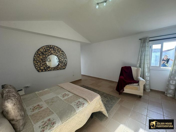 Image No.30-3 Bed Property for sale