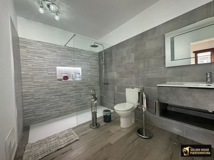 Image No.33-3 Bed Property for sale