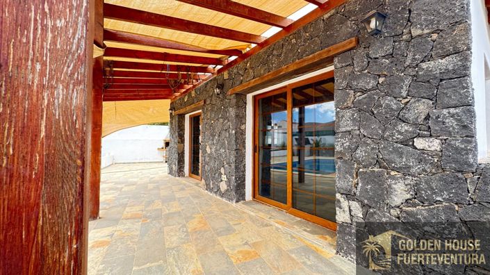 Image No.12-2 Bed Property for sale