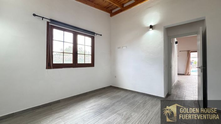 Image No.20-2 Bed Property for sale