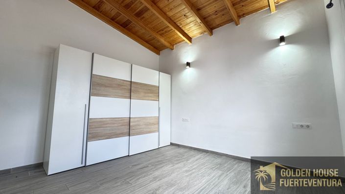 Image No.22-2 Bed Property for sale