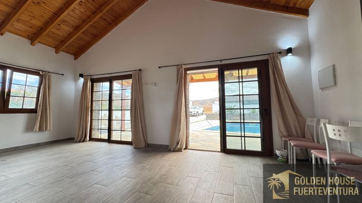 Image No.9-2 Bed Property for sale
