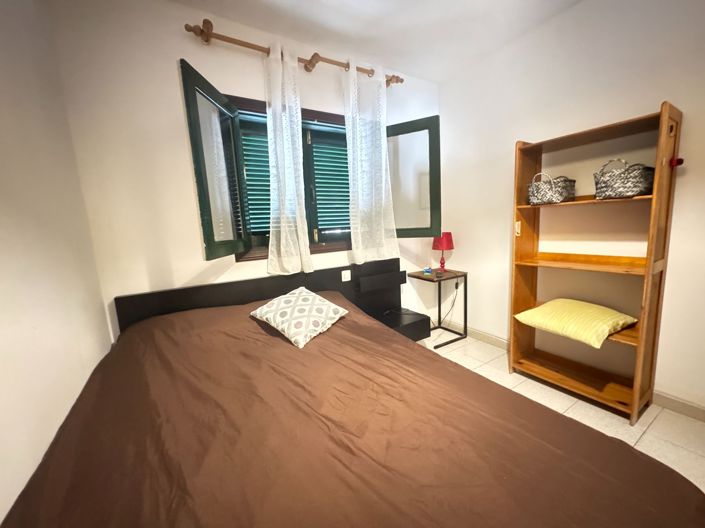 Image No.12-1 Bed Property for sale