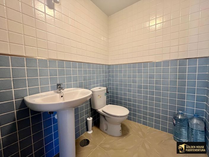 Image No.10-3 Bed Property for sale