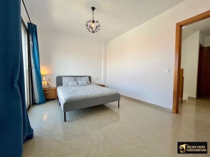 Image No.19-3 Bed Property for sale