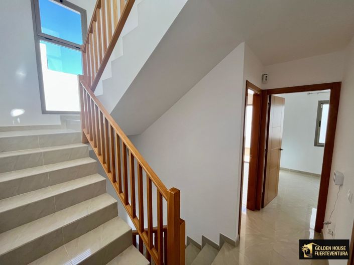 Image No.21-3 Bed Property for sale