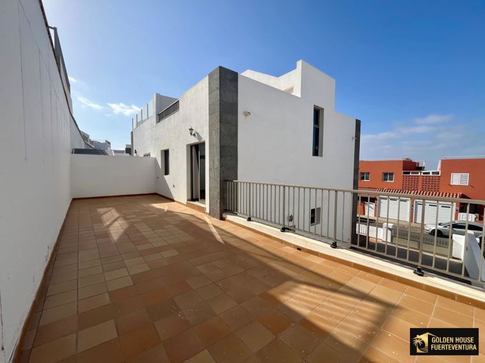 Image No.25-3 Bed Property for sale
