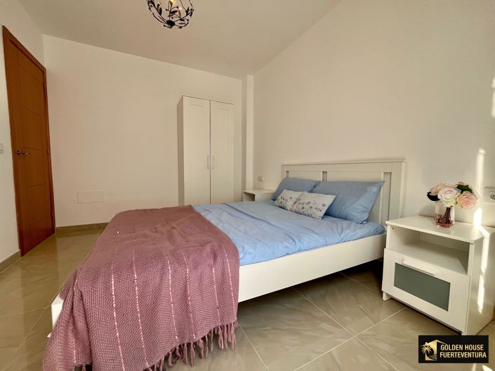 Image No.27-3 Bed Property for sale