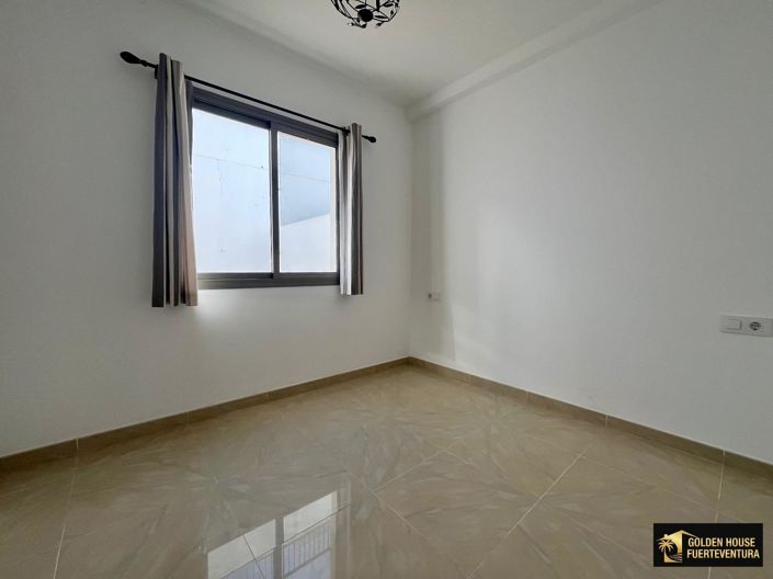Image No.30-3 Bed Property for sale