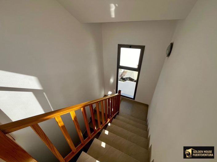 Image No.32-3 Bed Property for sale