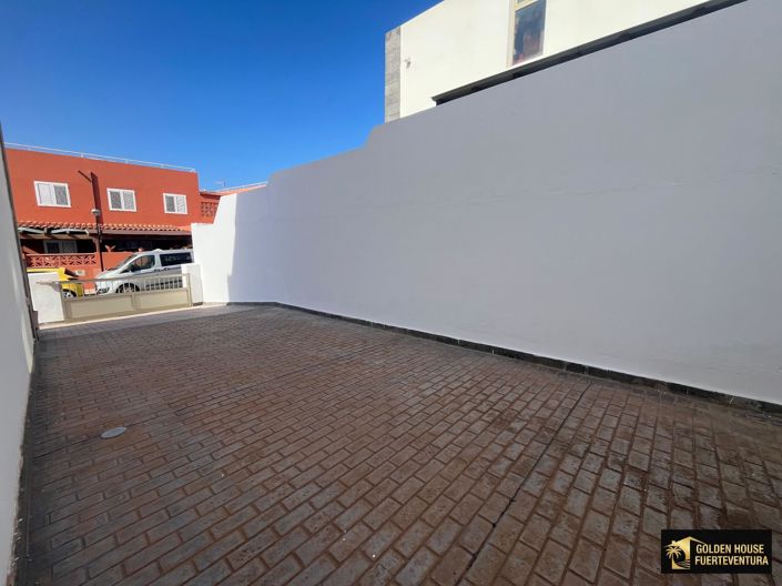 Image No.41-3 Bed Property for sale