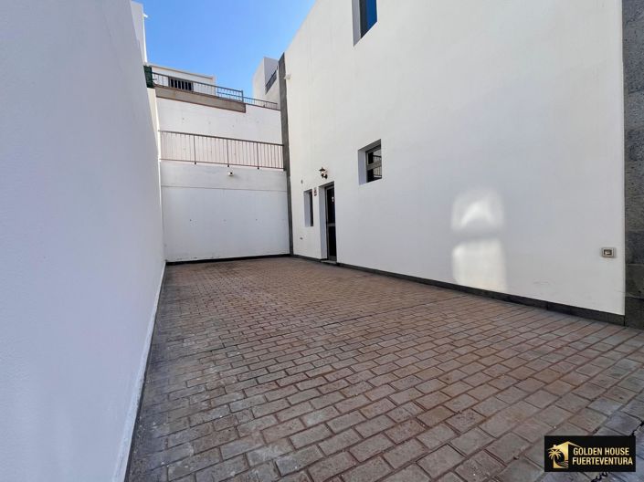 Image No.43-3 Bed Property for sale