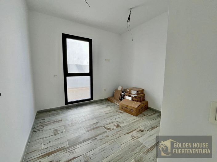 Image No.15-3 Bed Property for sale